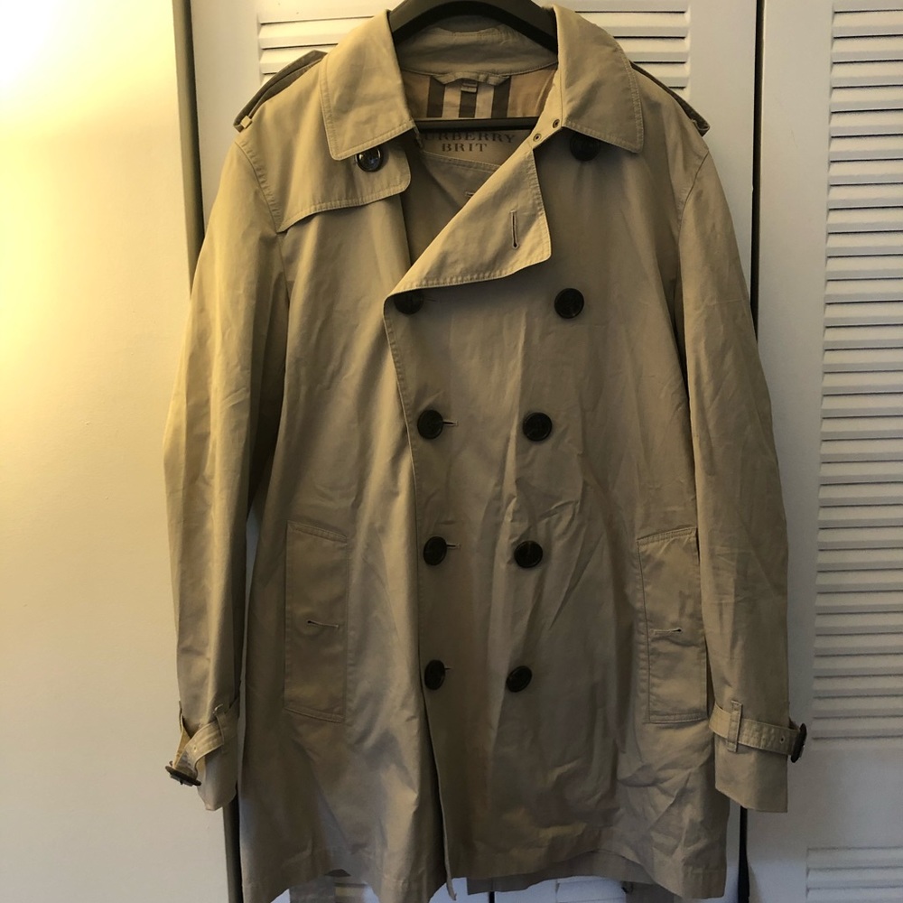 BURBERRY TRENCH COAT